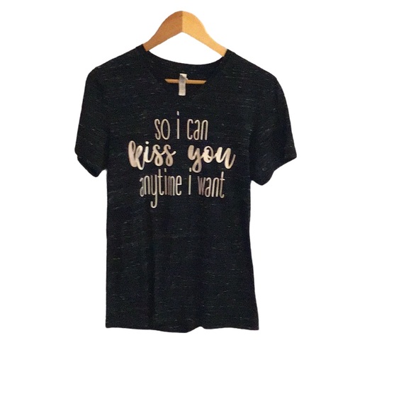 Small graphic tee shirt in good condition pre worn - Picture 3 of 13